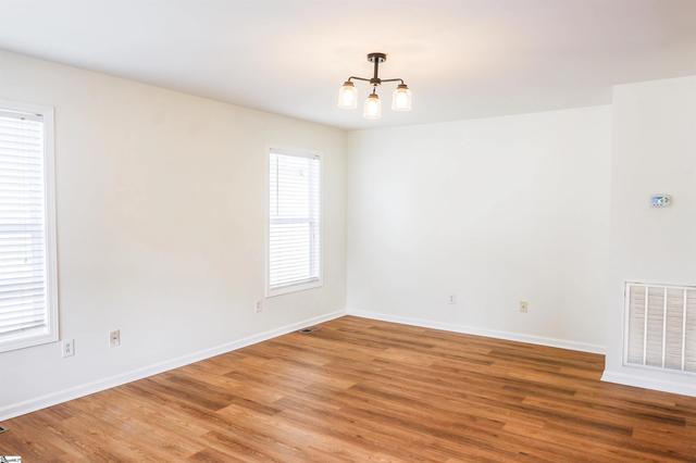 12 Fleming St, Greenville, SC 29607