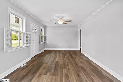 409 E Forida St, Clinton, SC 29325 photo 4