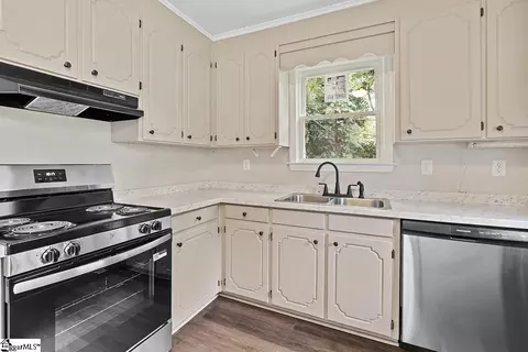 409 E Forida St, Clinton, SC 29325 photo 5