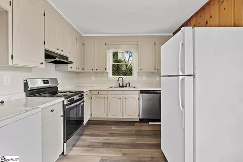 409 E Forida St, Clinton, SC 29325 photo 6