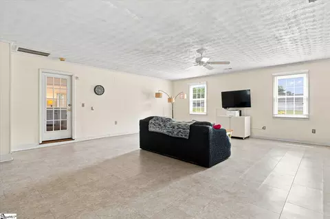 Living - 208 Pineview Dr, Pelzer, SC 29669 photo 3 of 4