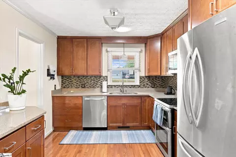 Kitchen - 208 Pineview Dr, Pelzer, SC 29669 photo 1 of 5