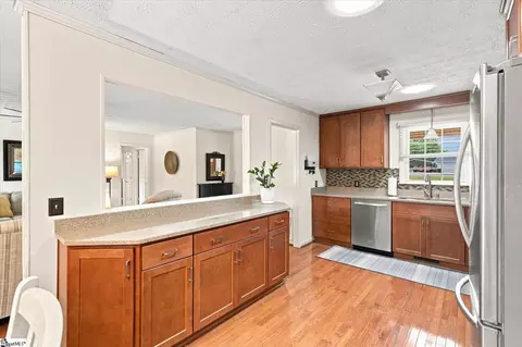 Kitchen - 208 Pineview Dr, Pelzer, SC 29669 photo 3 of 5