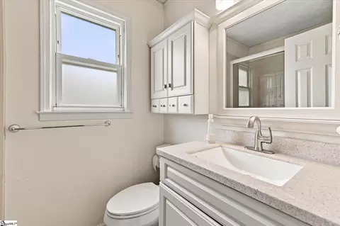 Bath - 208 Pineview Dr, Pelzer, SC 29669 photo 1 of 3
