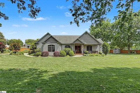102 Gresham Rd, Simpsonville, SC 29681