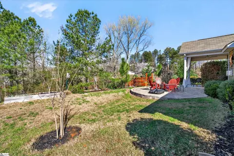 Exterior - 402 Vestry Pl, Moore, SC 29369 photo 8 of 9