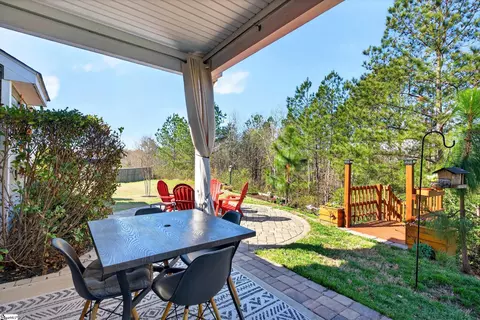Exterior - 402 Vestry Pl, Moore, SC 29369 photo 6 of 9