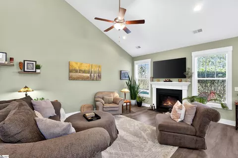 Entry Way - 402 Vestry Pl, Moore, SC 29369 photo 3 of 6