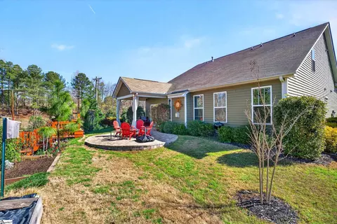 Exterior - 402 Vestry Pl, Moore, SC 29369 photo 7 of 9