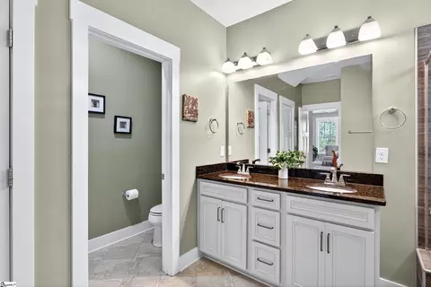 Bath - 402 Vestry Pl, Moore, SC 29369 photo 3 of 5