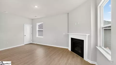 Living - 2171 Springview Ct, Boiling Springs, SC 29316 photo 3 of 3