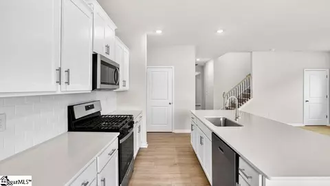 Entry Way - 2171 Springview Ct, Boiling Springs, SC 29316 photo 6 of 10