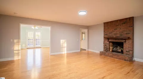 Living - 111 Northridge Rd, Greer, SC 29650 photo 3 of 6