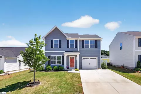 2034 Evanston Dr, Wellford, SC 29385