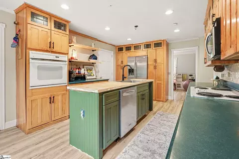 Kitchen - 440 Bowen Rd, Anderson, SC 29621 photo 2 of 3