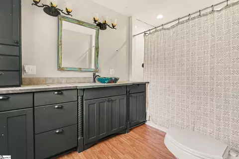 Bath - 440 Bowen Rd, Anderson, SC 29621 photo 3 of 3