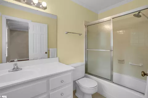 Bath - 204 Montclair Rd, Greer, SC 29651 photo 2 of 3