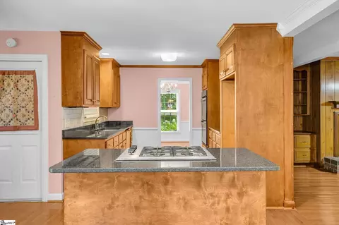 Kitchen - 204 Montclair Rd, Greer, SC 29651 photo 2 of 6