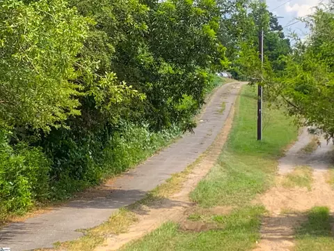 341 E Church Rd, Easley, SC 29642 photo 3