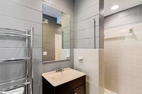 Bath - 512 E Fredericks St, Anderson, SC 29621 photo 5 of 5