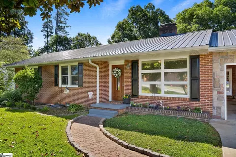Exterior - 512 E Fredericks St, Anderson, SC 29621 photo 2 of 7
