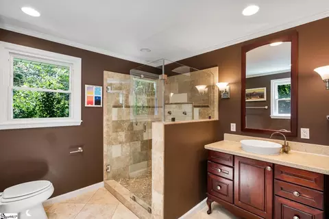 Bath - 512 E Fredericks St, Anderson, SC 29621 photo 2 of 5
