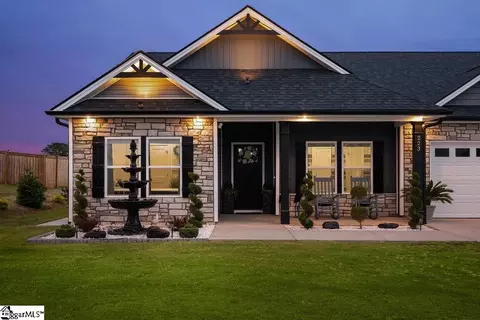 223 R C Thompson Rd, Chesnee, SC 29323