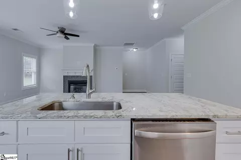 Kitchen - 202 Meadow Ln, Easley, SC 29642 photo 4 of 4
