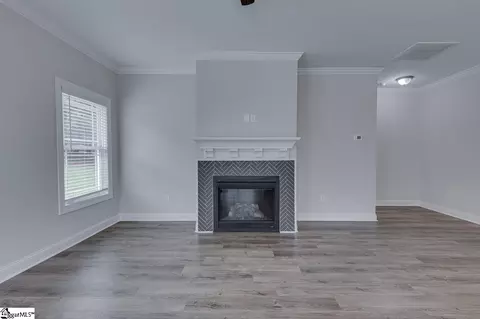 Living - 202 Meadow Ln, Easley, SC 29642 photo 5 of 6