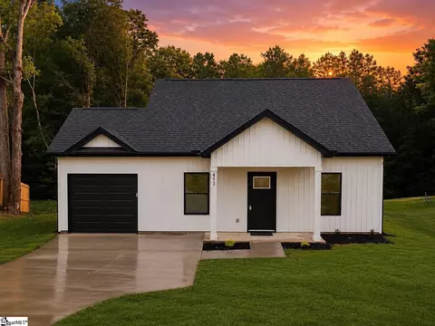 453 Bill Lattimore Rd, Chesnee, SC 29323