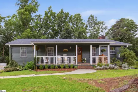 7 Maple Leaf Ct, Greenville, SC 29611