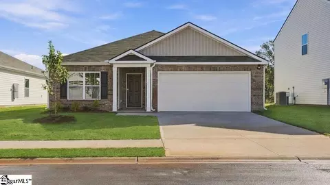 593 Sunfire St, Woodruff, SC 29388
