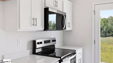 Kitchen - 830 Embark Cir, Greer, SC 29651 photo 2 of 4