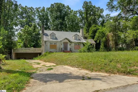 220 Riverside Dr, Greenville, SC 29605