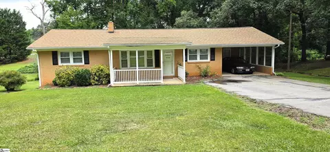 180 Edgewood Dr, Spartanburg, SC 29307
