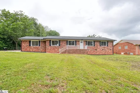 222 Northgate Cir, Boiling Springs, SC 29316