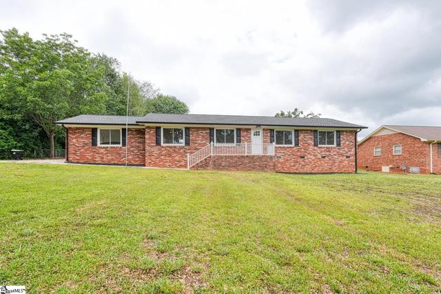 222 Northgate Cir, Boiling Springs, SC 29316
