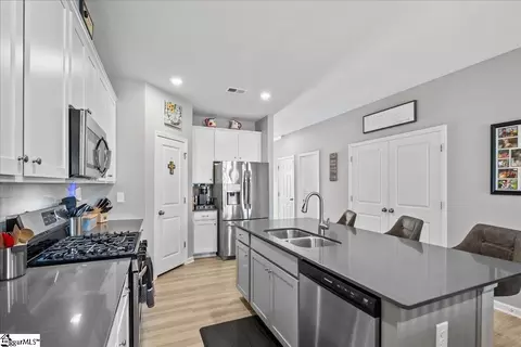 Kitchen - 101 Aleppo Ln, Greer, SC 29651 photo 3 of 3