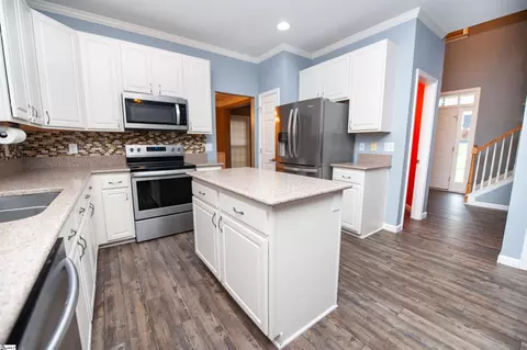 Kitchen - 196 Timberleaf Dr, Duncan, SC 29334 photo 1 of 3