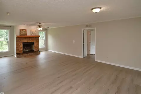 Living - 579 Daventon Rd, Honea Path, SC 29654 photo 7 of 7