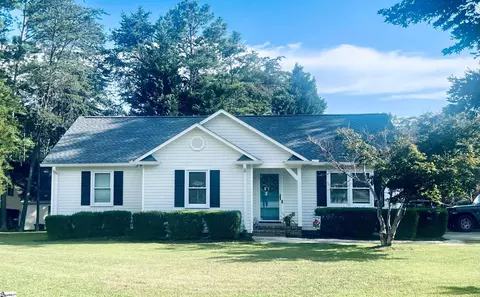 201 Cox Ridge Ct, Travelers Rest, SC 29690