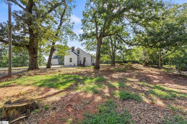19 Willow Springs Dr, Greenville, SC 29607