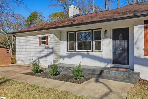 Exterior - 601 S D St, Easley, SC 29640 photo 2 of 8