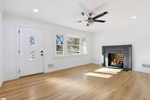 Living - 601 S D St, Easley, SC 29640 photo 3 of 3