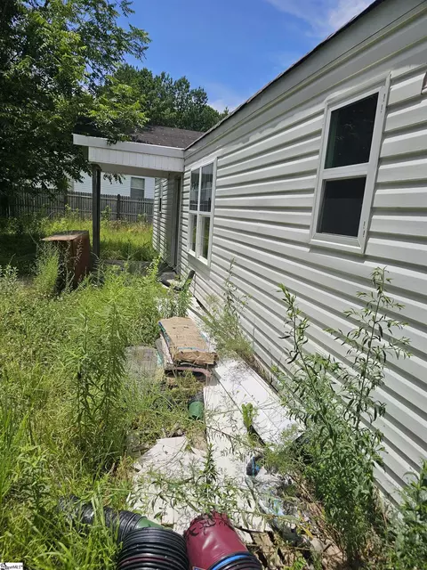 140 Colleton Ln, Clinton, SC 29325 photo 3