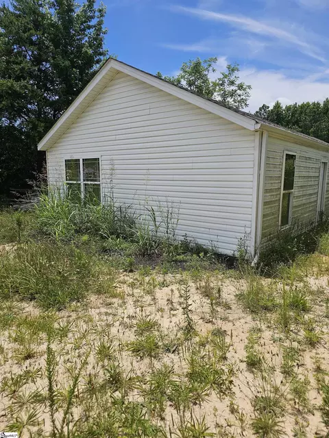 140 Colleton Ln, Clinton, SC 29325 photo 2