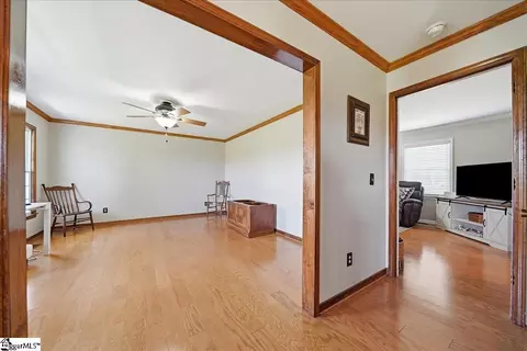 Entry Way - 418 River Rd, Union, SC 29379 photo 1 of 3
