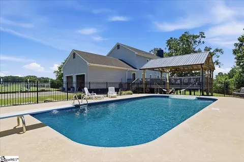 Exterior - 418 River Rd, Union, SC 29379 photo 6 of 10