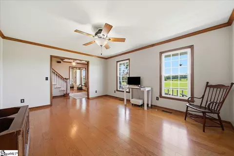 Living - 418 River Rd, Union, SC 29379 photo 1 of 2