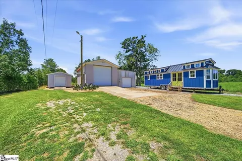 Exterior - 418 River Rd, Union, SC 29379 photo 7 of 10